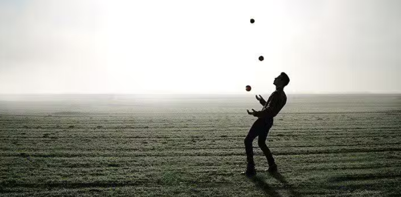 A juggler
