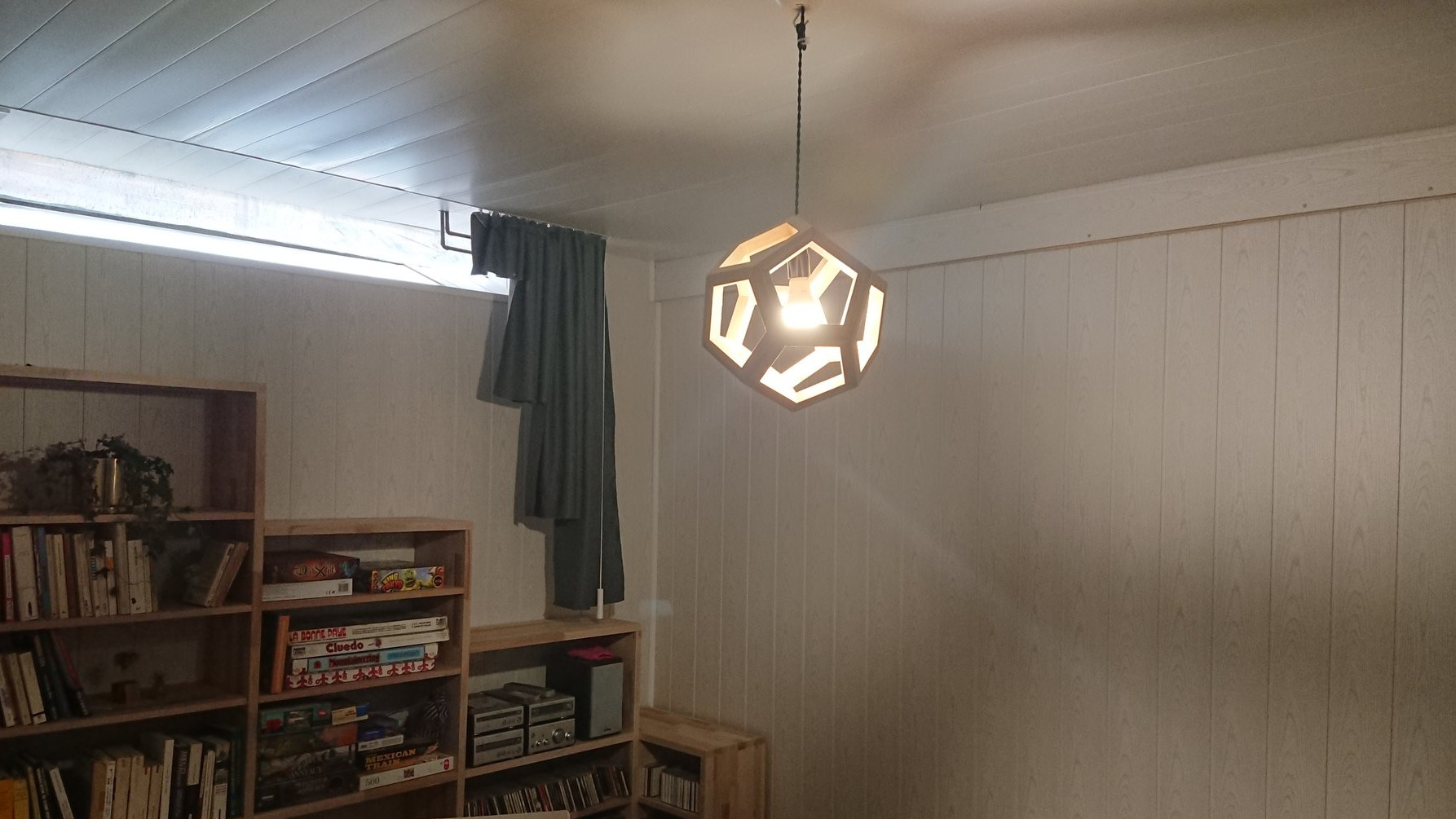 Lampe dodécaèdre en chêne